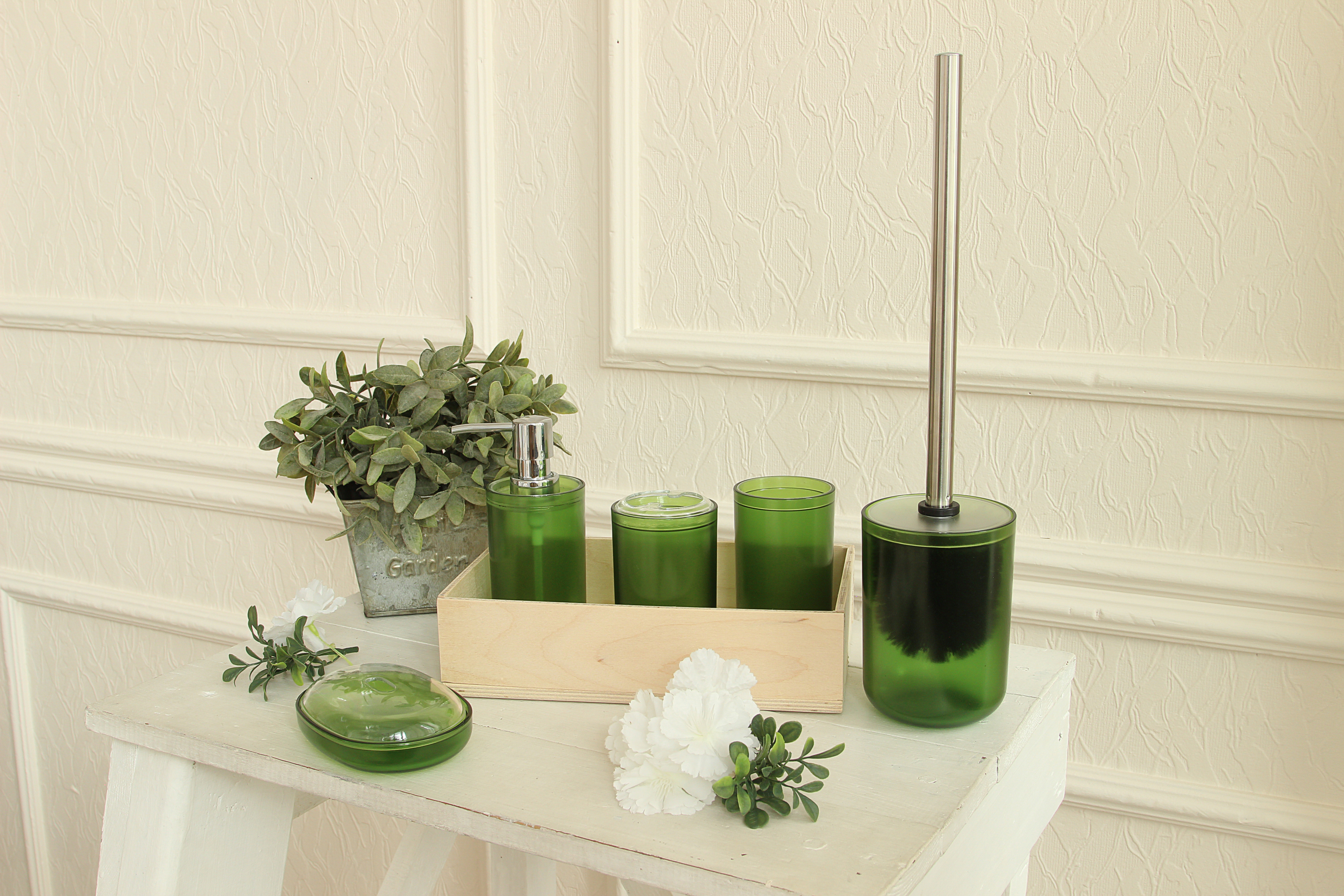 Стакан для зубных щеток Delphinium коллекция "Грин" (Green), пластик